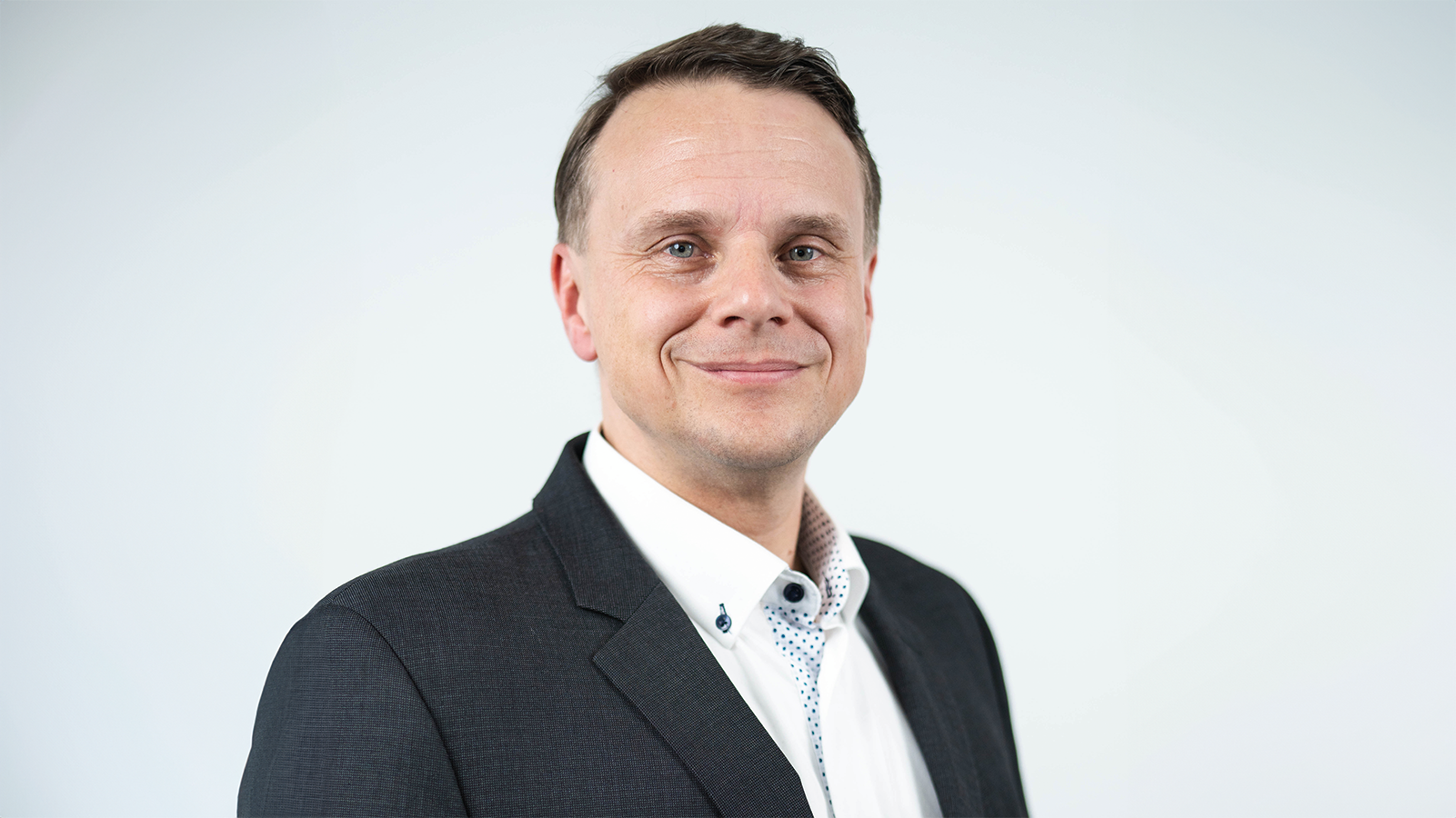 AI Machine Vision HALCON MERLIC 2026 with Dr. Maximilian Lueckenhaus from MVTec