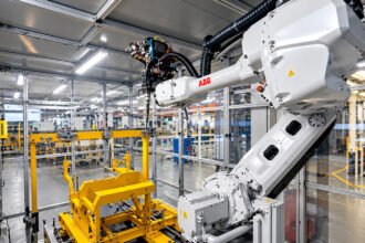 3D machine vision aerospace sealing system using MVTec HALCON and robotic automation